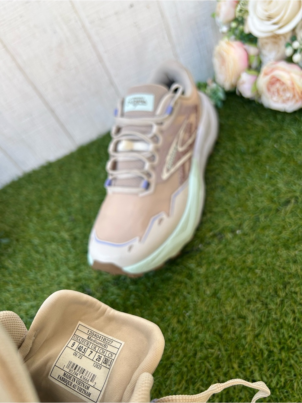 Brooks Caldera 7 Women Trail Shoe Beige Mint Brown COLOR Chateau Grey/White Sz 9 - Picture 14 of 16